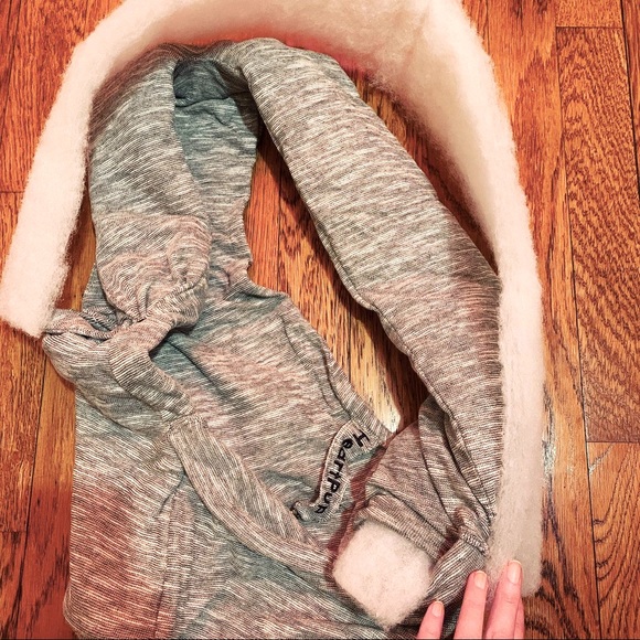 HeartPup padded ergonomic pet carrier - Picture 2 of 3